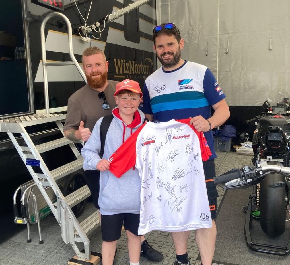 Riders gather signatures for t-shirt after thieves steal original ...